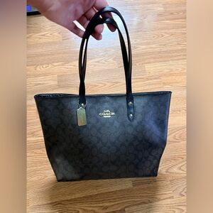 EUC Coach Black Signature Tote with Gold Hardware